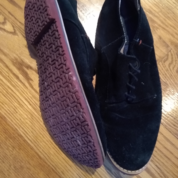 Tommy Hilfiger black suede lace up shoes - Picture 4 of 4